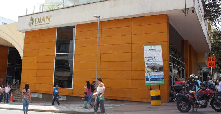 Protesta en la DIAN de Armenia por Despidos Inminentes