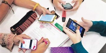 ¿Pedagogía o distracción?, uso del celular en clase