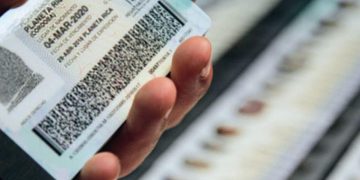 Gran polémica por decreto que permitiría a menores de edad cambiar el género en las tarjetas de identidad